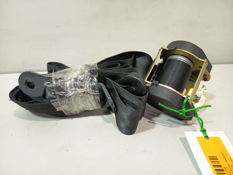 Recambio de cinturon seguridad trasero izquierdo para peugeot 206 berlina e-music referencia OEM IAM 040107  