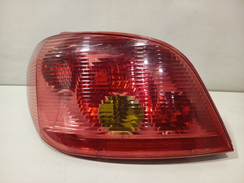 Recambio de piloto trasero derecho para peugeot 307 (3a/c) 1.6 16v referencia OEM IAM 6351P3  