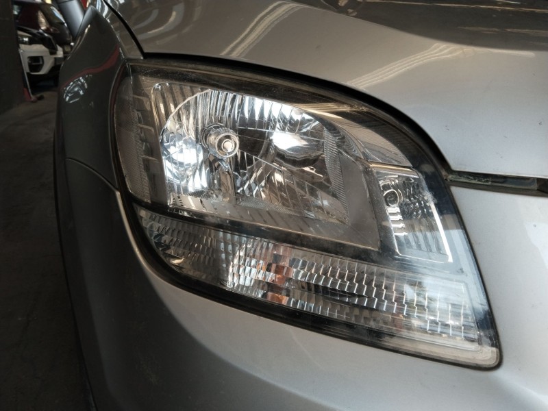 Recambio de faro derecho para chevrolet orlando (j309) 2.0 d referencia OEM IAM 95025586  