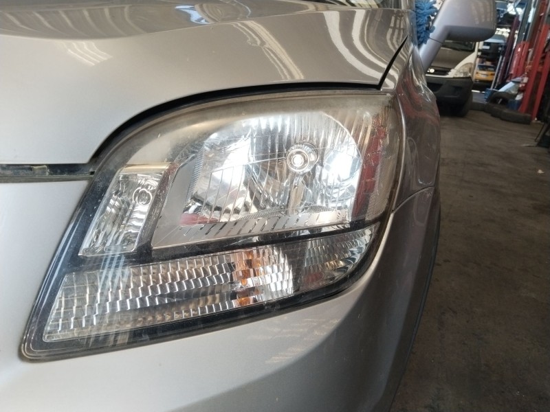 Recambio de faro izquierdo para chevrolet orlando (j309) 2.0 d referencia OEM IAM 95025585  