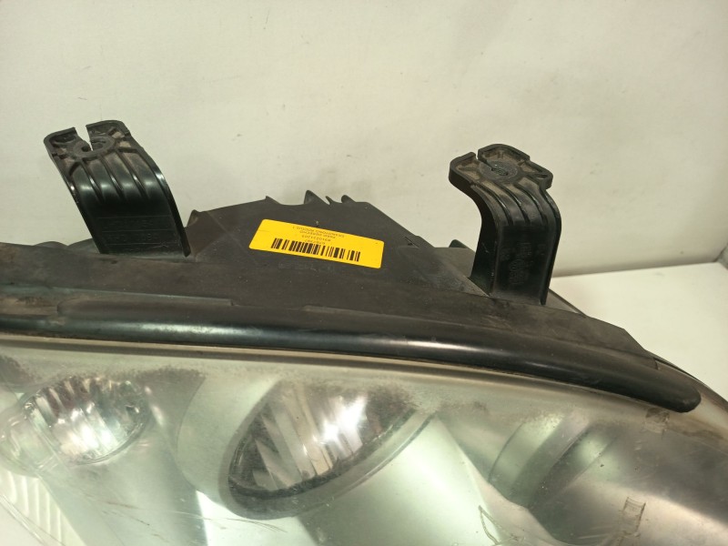 Recambio de faro derecho para ssangyong rodius i 2.7 xdi referencia OEM IAM 8310221205  