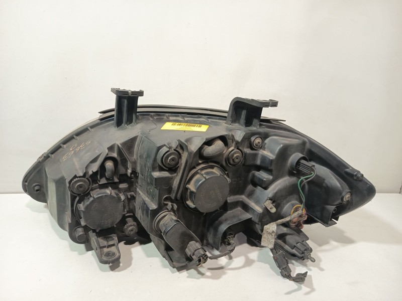 Recambio de faro derecho para ssangyong rodius i 2.7 xdi referencia OEM IAM 8310221205  