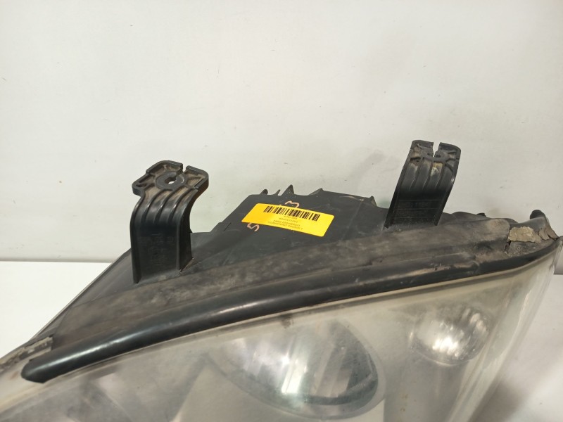 Recambio de faro izquierdo para ssangyong rodius i 2.7 xdi referencia OEM IAM 8310121201  