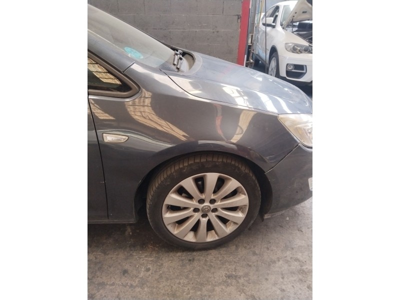 Recambio de aleta delantera derecha para opel astra h twintop (a04) 1.6 (l67) referencia OEM IAM 13390003  