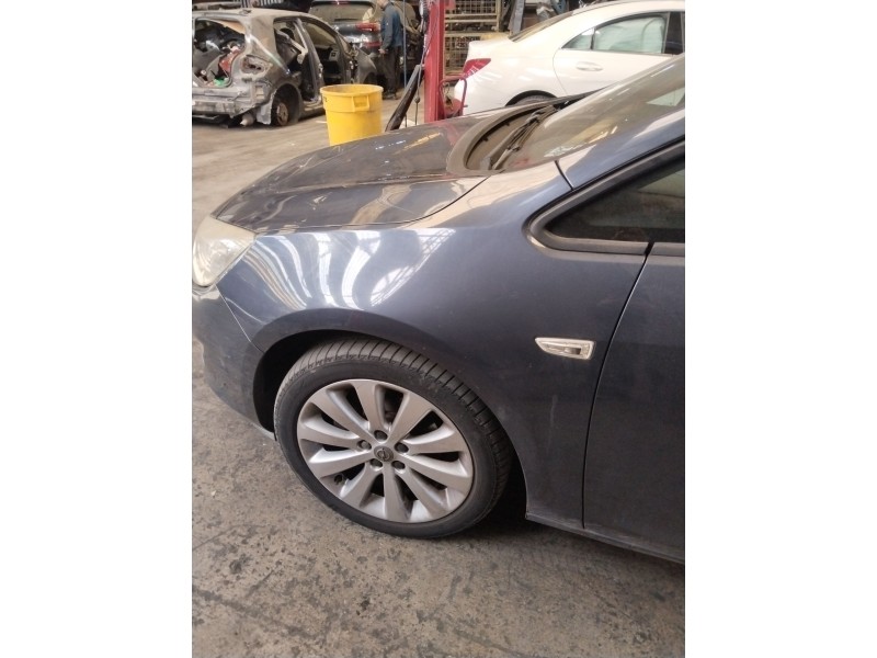 Recambio de aleta delantera izquierda para opel astra h twintop (a04) 1.6 (l67) referencia OEM IAM 13390002  