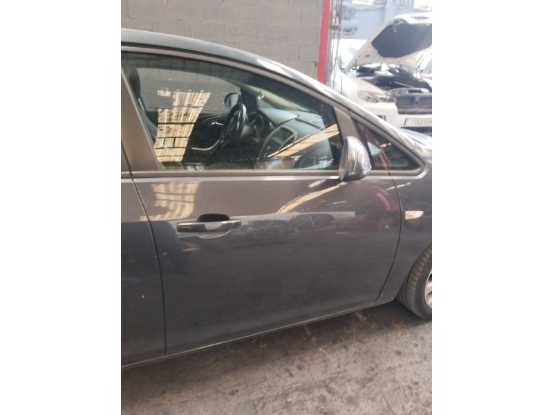 Recambio de puerta delantera derecha para opel astra h twintop (a04) 1.6 (l67) referencia OEM IAM 13330766  