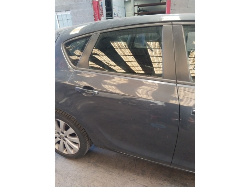 Recambio de puerta trasera derecha para opel astra h twintop (a04) 1.6 (l67) referencia OEM IAM 13285611  