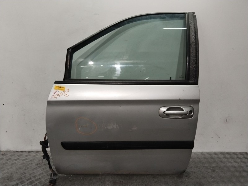 Recambio de puerta delantera izquierda para chrysler voyager iv (rg, rs) 2.5 crd referencia OEM IAM 04717717AF  