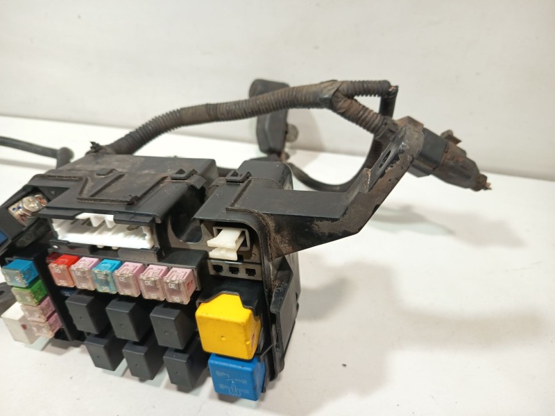 Recambio de caja reles / fusibles para hyundai getz (tb) 1.1 referencia OEM IAM 4706A17  