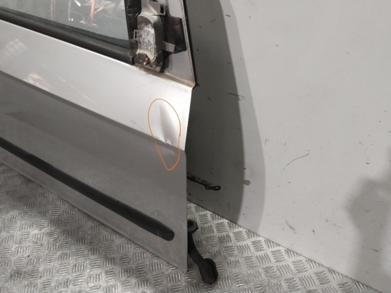 Recambio de puerta delantera derecha para hyundai getz (tb) 1.1 referencia OEM IAM 760041C020  