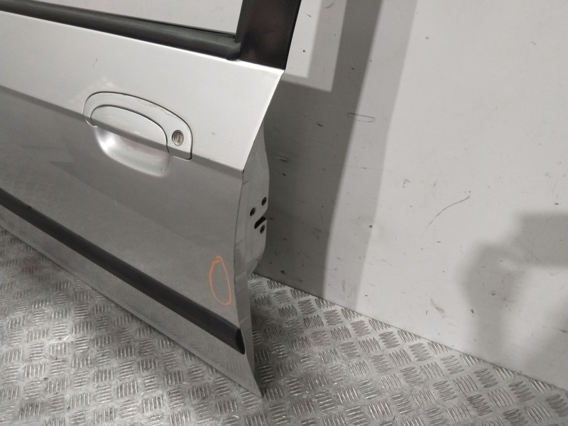 Recambio de puerta delantera izquierda para hyundai getz (tb) 1.1 referencia OEM IAM 760031C020  