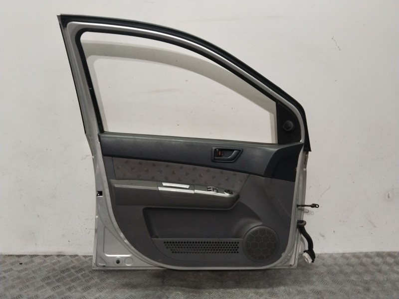 Recambio de puerta delantera izquierda para hyundai getz (tb) 1.1 referencia OEM IAM 760031C020  