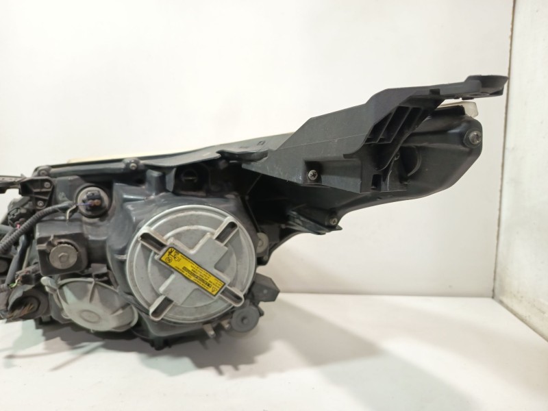 Recambio de faro delantero para toyota avensis sedán (_t27_) 2.2 d-4d (adt271_) referencia OEM IAM 8112605310  