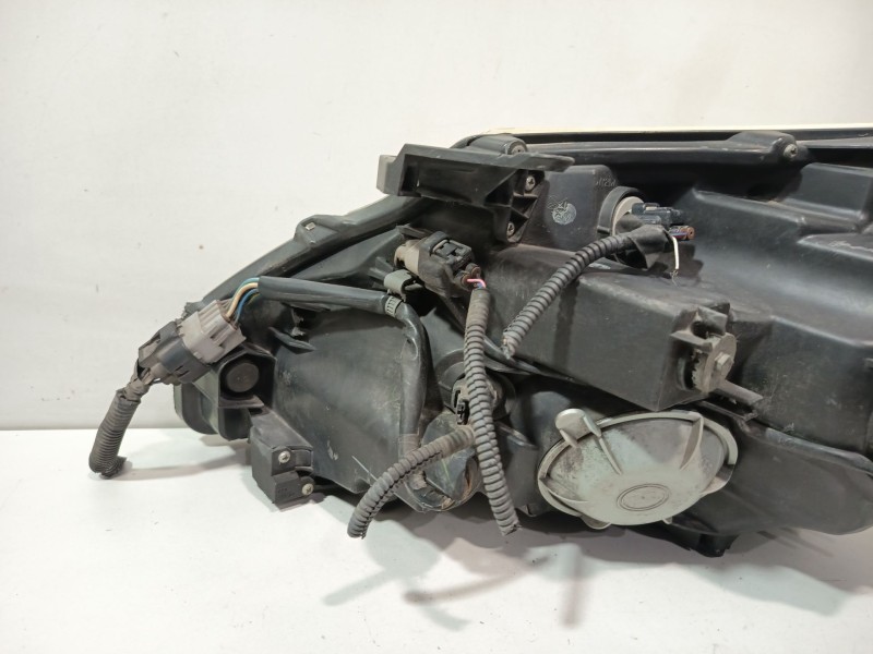 Recambio de faro delantero para toyota avensis sedán (_t27_) 2.2 d-4d (adt271_) referencia OEM IAM 8112605310  