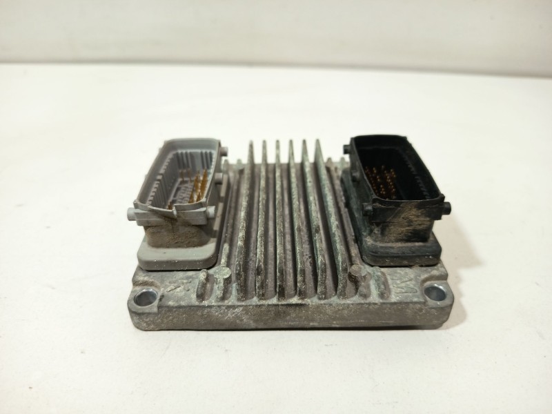 Recambio de centralita motor uce para chevrolet aveo / kalos hatchback (t200) 1.4 referencia OEM IAM 96417550  