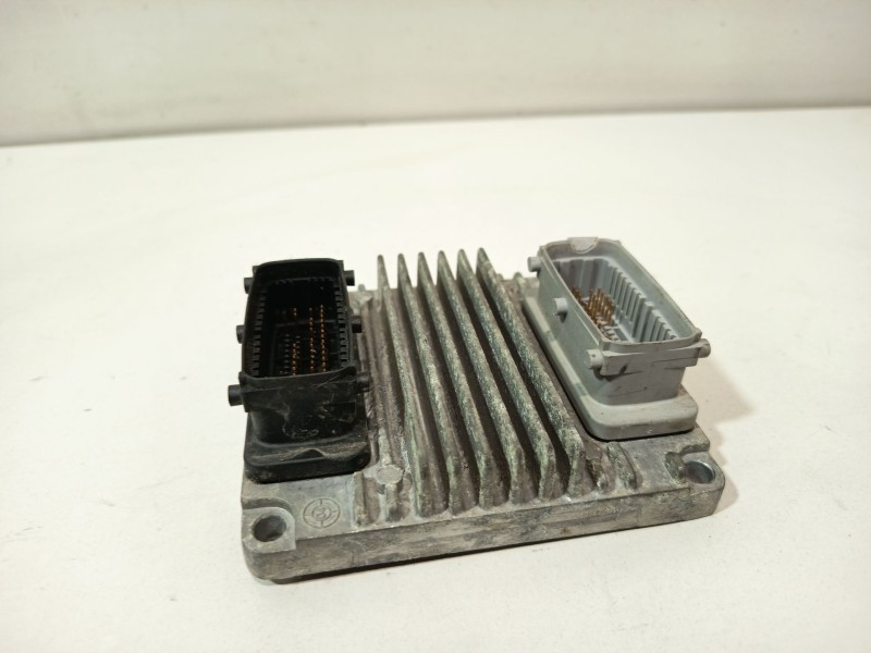 Recambio de centralita motor uce para chevrolet aveo / kalos hatchback (t200) 1.4 referencia OEM IAM 96417550  