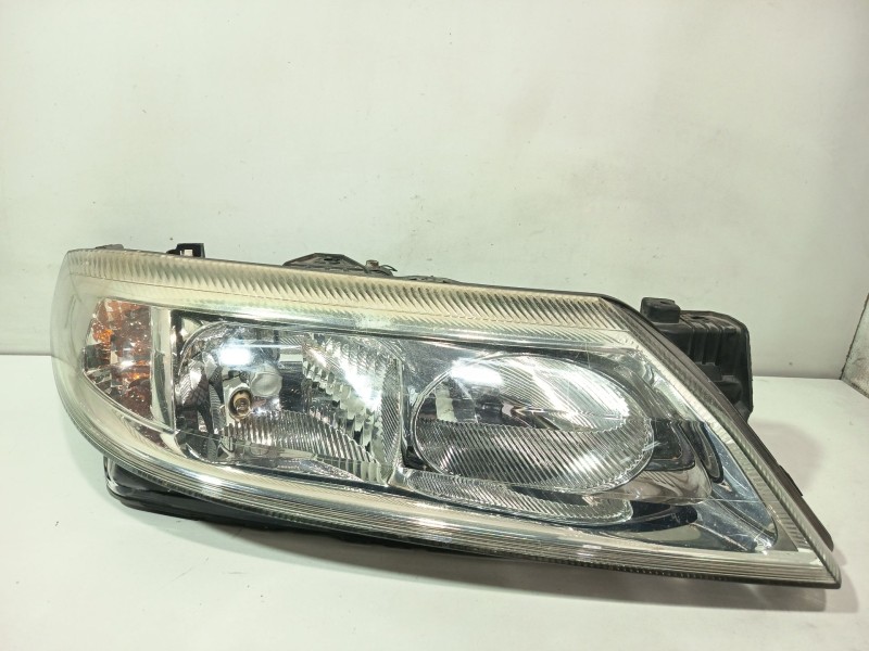 Recambio de faro derecho para renault laguna ii grandtour (kg0) dynamique referencia OEM IAM 7701048931  