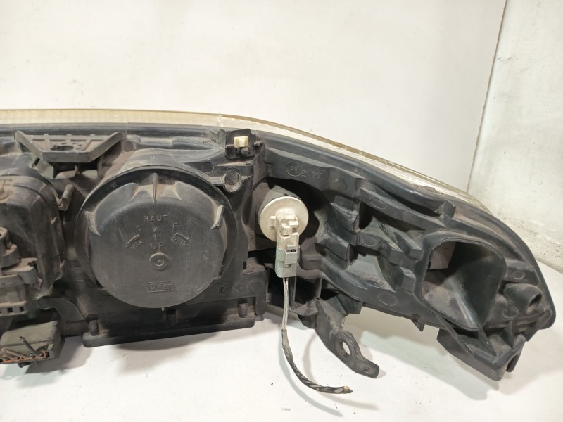 Recambio de faro derecho para renault laguna ii grandtour (kg0) dynamique referencia OEM IAM 7701048931  