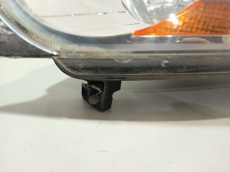 Recambio de faro izquierdo para ford kuga i 2.0 tdci referencia OEM IAM 1717364  