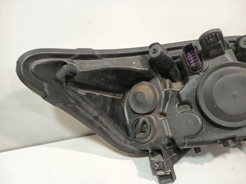 Recambio de faro izquierdo para ford kuga i 2.0 tdci referencia OEM IAM 1717364  