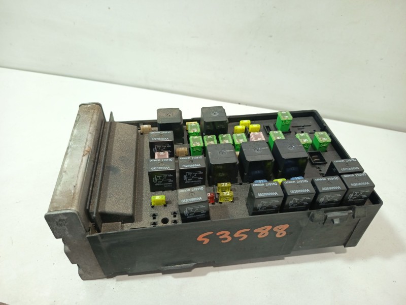Recambio de caja reles / fusibles para chrysler voyager iv (rg, rs) 2.5 crd referencia OEM IAM 10020AU  