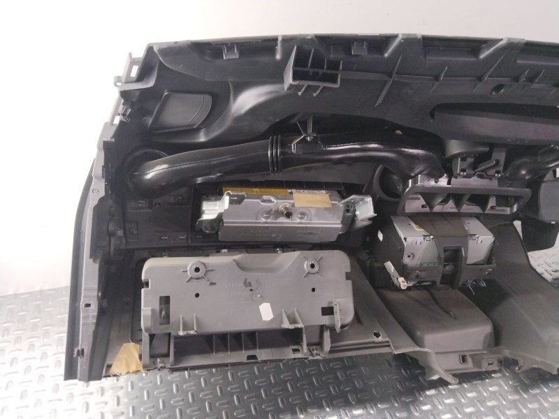 Recambio de salpicadero para seat ibiza iv (6j5, 6p1) 1.9 tdi referencia OEM IAM 6J1857003  