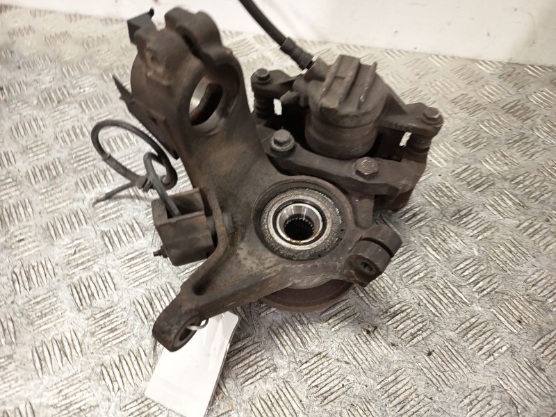 Recambio de mangueta delantera izquierda para peugeot 206 cc cc referencia OEM IAM 364657  