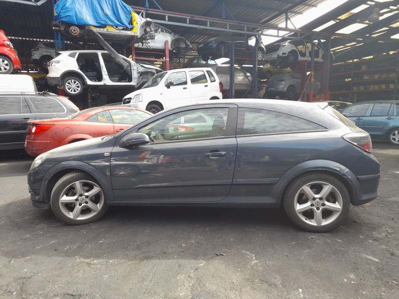 opel astra h gtc (a04) del año 2007