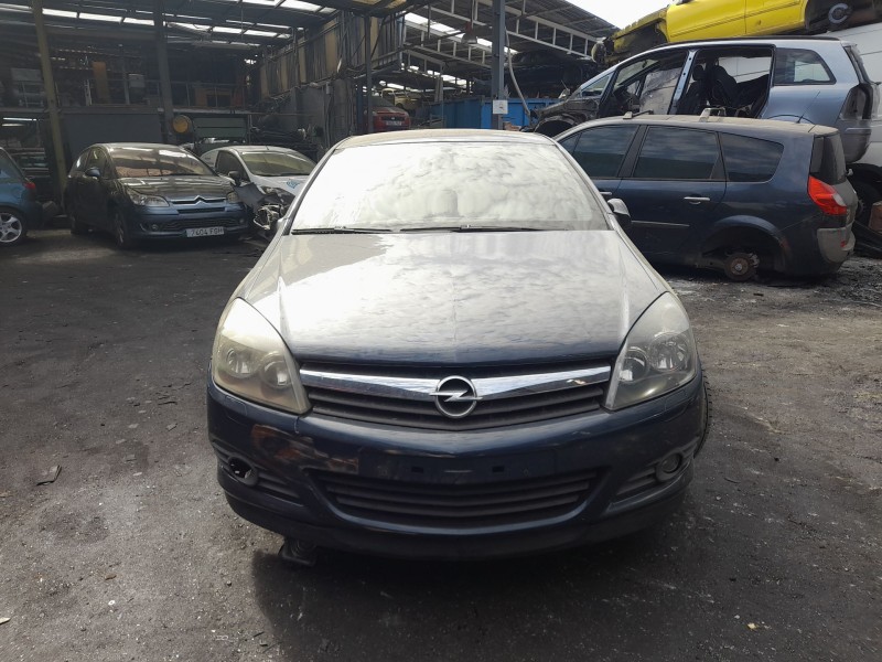 opel astra h gtc (a04) del año 2007