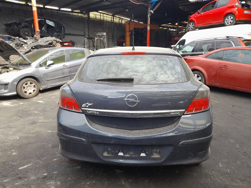 opel astra h gtc (a04) del año 2007