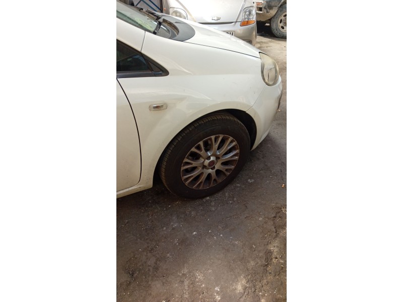 Recambio de aleta delantera derecha para fiat grande punto (199_) 1.6 d multijet referencia OEM IAM 0006000630349  