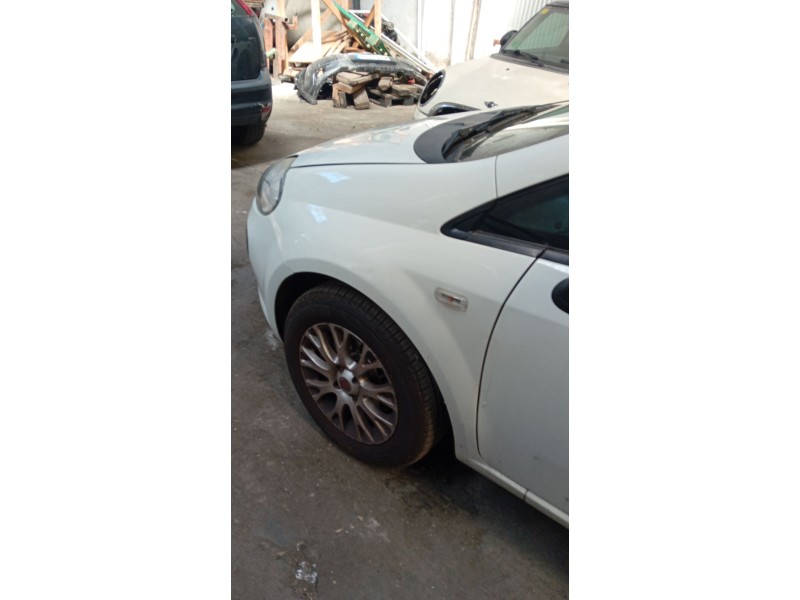 Recambio de aleta delantera izquierda para fiat grande punto (199_) 1.6 d multijet referencia OEM IAM 0006000630350  