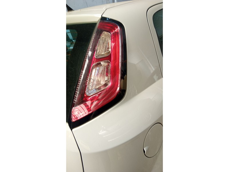 Recambio de piloto trasero derecho para fiat grande punto (199_) 1.6 d multijet referencia OEM IAM 0000051927094  