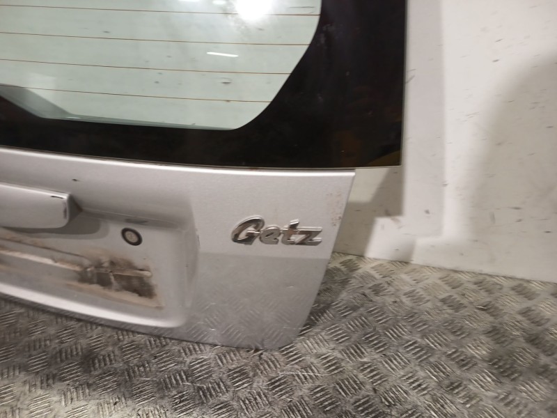 Recambio de porton trasero para hyundai getz (tb) 1.1 referencia OEM IAM 737001C010  