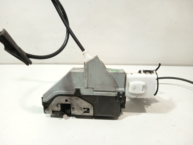 Recambio de cerradura puerta trasera izquierda para peugeot 308 sport referencia OEM IAM 9137N2  