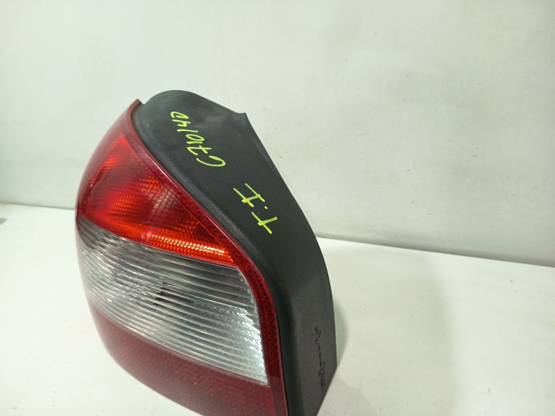 Recambio de piloto trasero izquierdo para audi a3 (8l1) 1.6 referencia OEM IAM 8L0945095B  