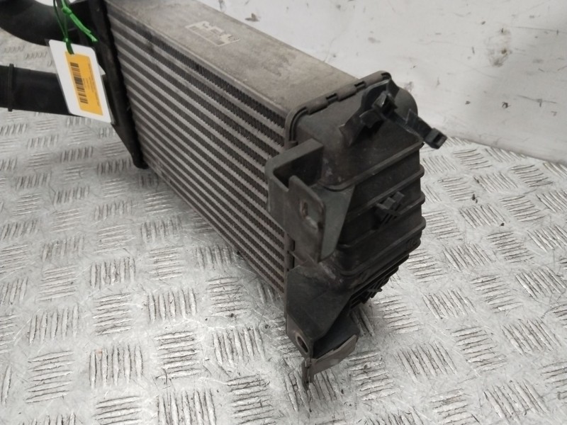 Recambio de intercooler para opel zafira / zafira family b (a05) 1.9 cdti (m75) referencia OEM IAM 13213402  