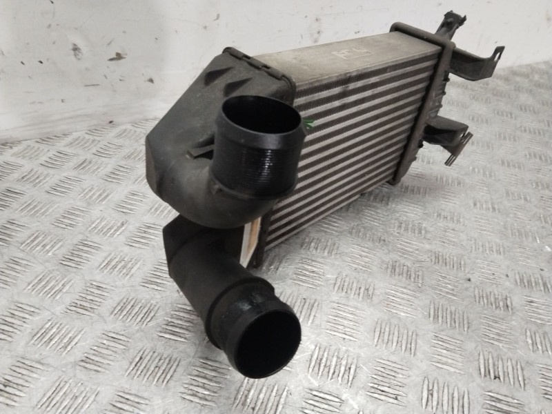 Recambio de intercooler para opel zafira / zafira family b (a05) 1.9 cdti (m75) referencia OEM IAM 13213402  