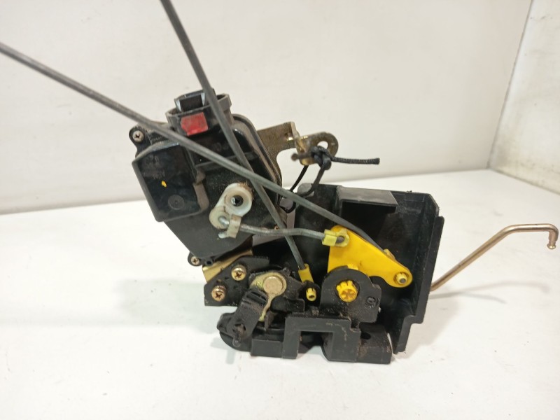 Recambio de cerradura puerta trasera derecha para kia rio 1.5 crdi active referencia OEM IAM 814221G000  