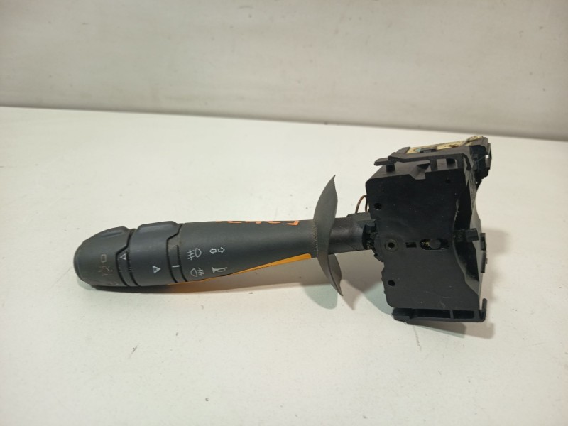 Recambio de mando intermitentes para renault twingo ii (cn0_) 1.2 turbo (cn0c, cn0f) referencia OEM IAM 8200516196  