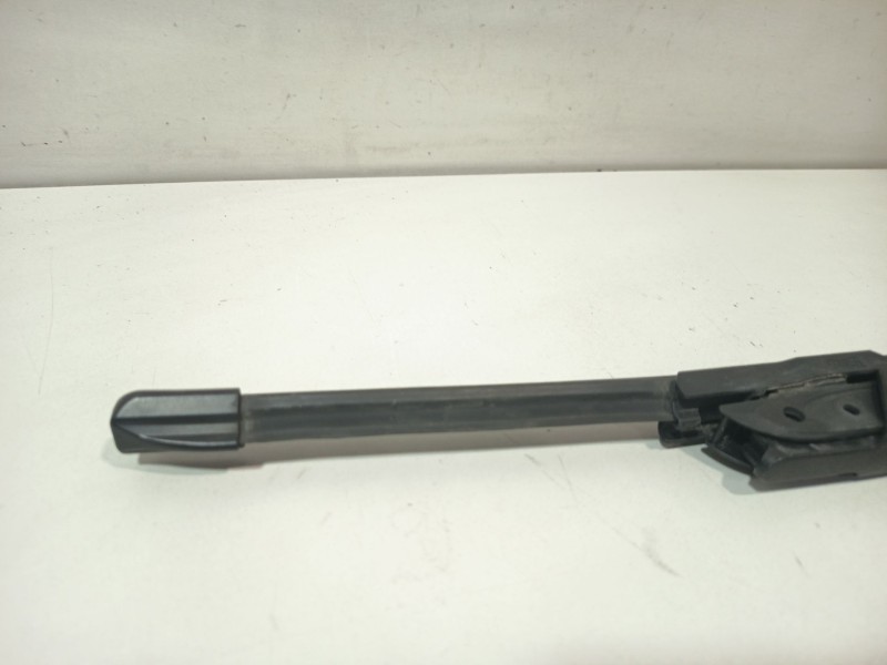 Recambio de brazo limpia trasero para kia carnival / grand carnival iii (vq) 2.9 crdi referencia OEM IAM   