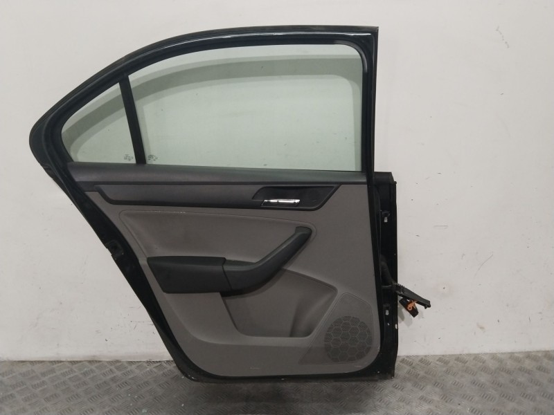Recambio de puerta trasera izquierda para seat toledo iv (kg3) 1.6 tdi referencia OEM IAM 5JA833055B  