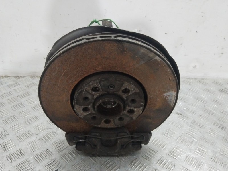 Recambio de mangueta delantera derecha para skoda rapid (nh3, nk3, nk6) 1.6 tdi referencia OEM IAM 6Q0407256S  