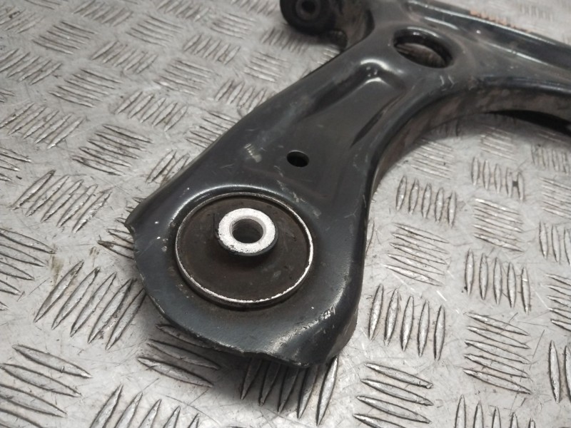 Recambio de brazo suspension inferior delantero derecho para skoda rapid (nh3, nk3, nk6) 1.6 tdi referencia OEM IAM 6R0407152F  