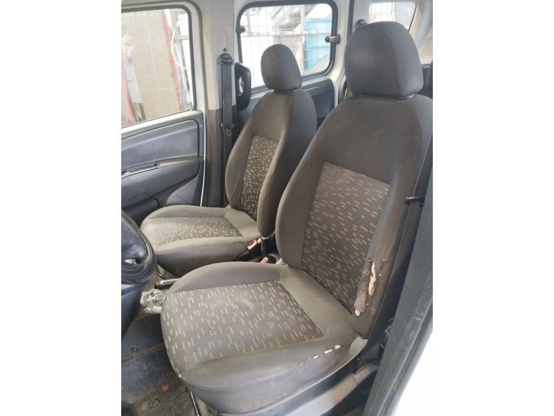 opel combo furgoneta/monovolumen (x12) del año 2016