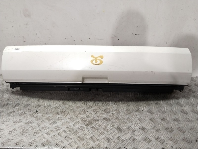 Recambio de tapa maletero para peugeot 3008 sport pack referencia OEM IAM 8701CA  BLANCO