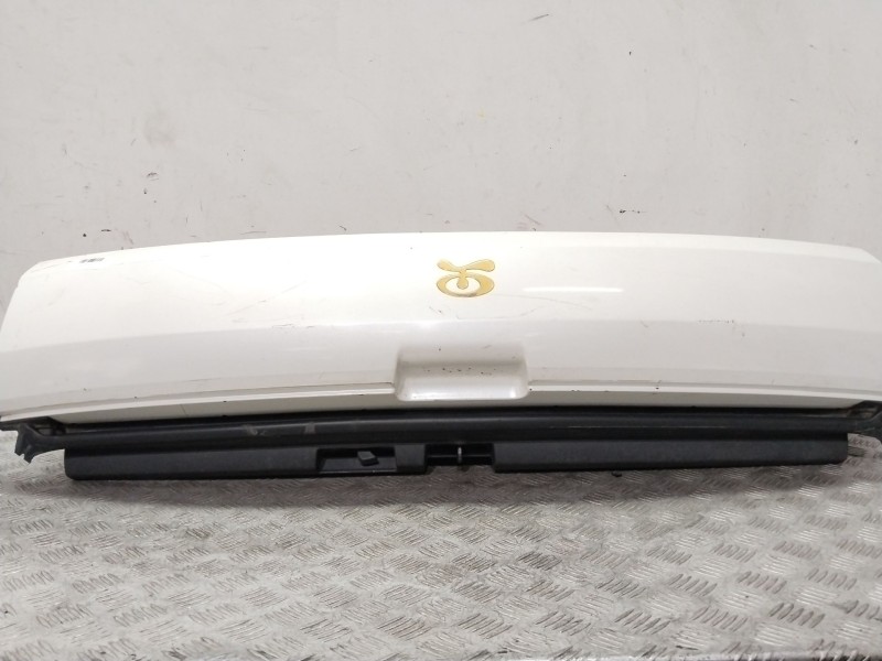 Recambio de tapa maletero para peugeot 3008 sport pack referencia OEM IAM 8701CA  BLANCO
