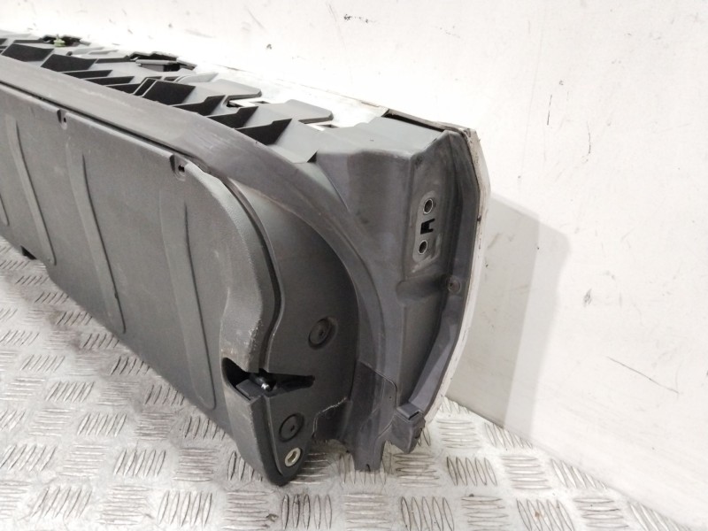 Recambio de tapa maletero para peugeot 3008 sport pack referencia OEM IAM 8701CA  BLANCO