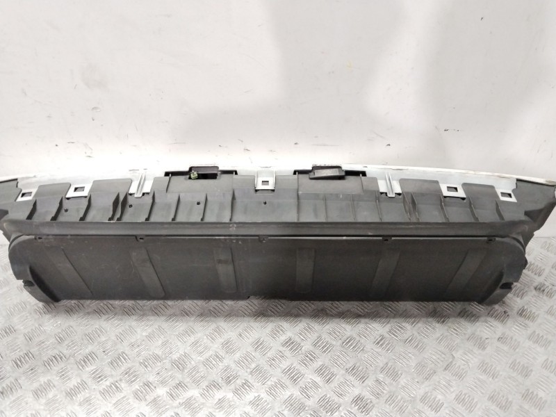 Recambio de tapa maletero para peugeot 3008 sport pack referencia OEM IAM 8701CA  BLANCO