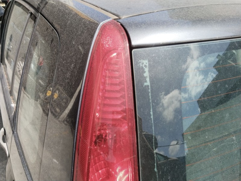 Recambio de piloto trasero izquierdo para ford fusion (ju_) 1.4 referencia OEM IAM 1324567  